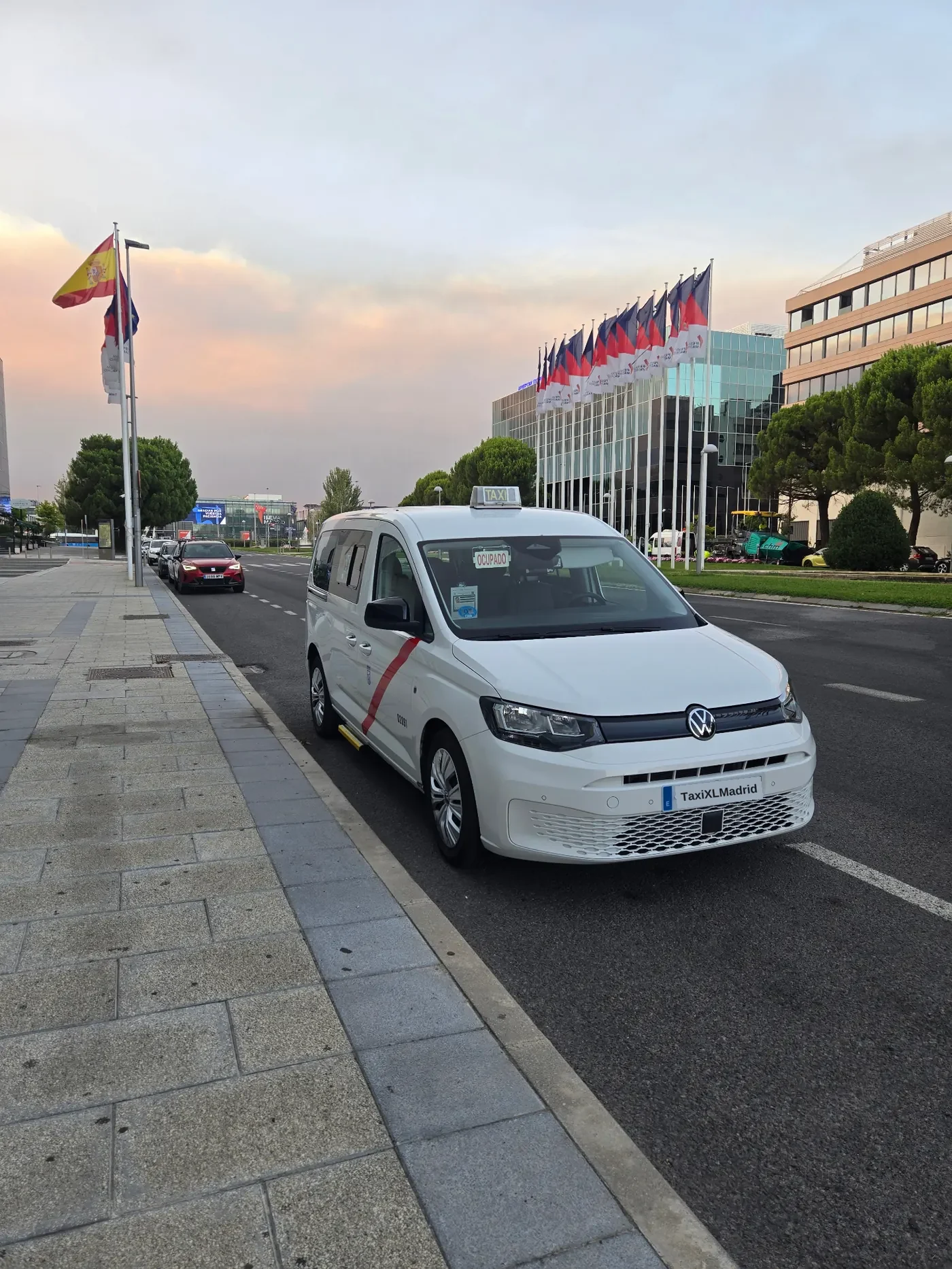 Volkswagen Caddy Maxi Eurotaxi de TaxiXLMadrid en IFEMA Madrid